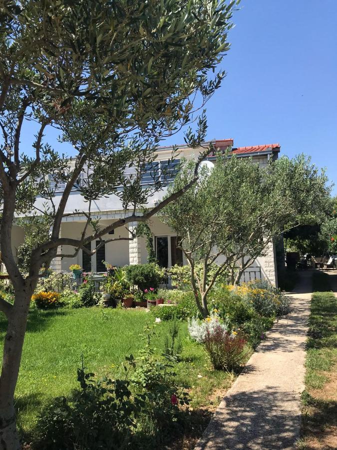 Hotel Soba Za Odmor P&E Kaštel Štafilić Exterior foto